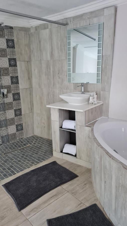 Cozy Kosmos Hartbeespoort Quarto foto